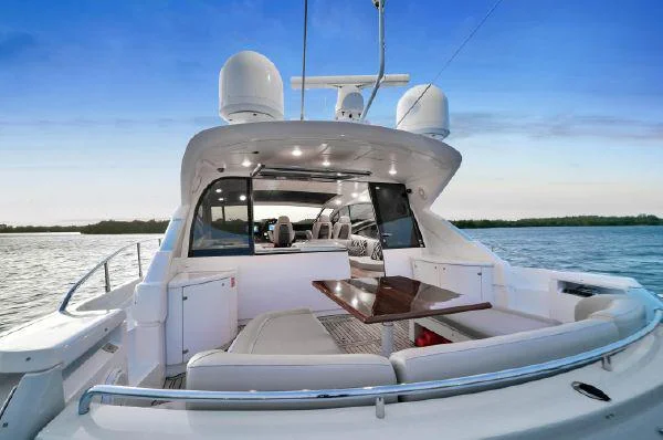 68ft Pershing Sky premium finishes